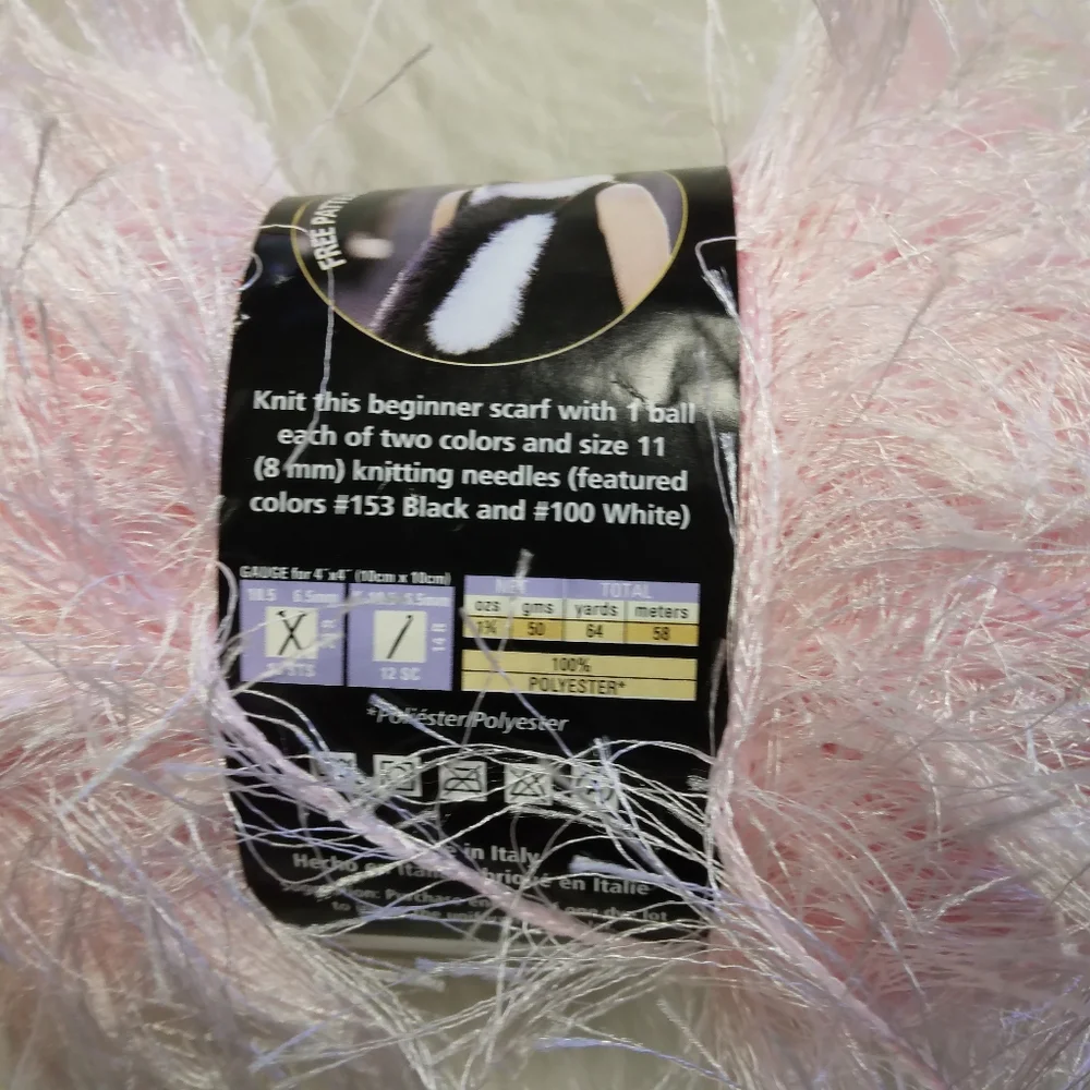YARN Lion Brand Yarn Fun Fur Eyelash In Soft Pink